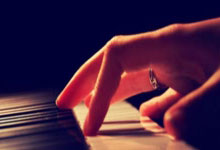 巅峰国际:稳稳当当!胡明轩上半场6中4得10分1板6助1断 三分4中2.